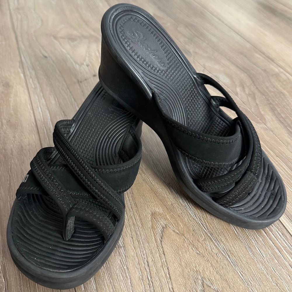 Skechers Cali Rumblers Strappy Wedge Sandals Size 7 Toe Loop Y2K Gorpcore